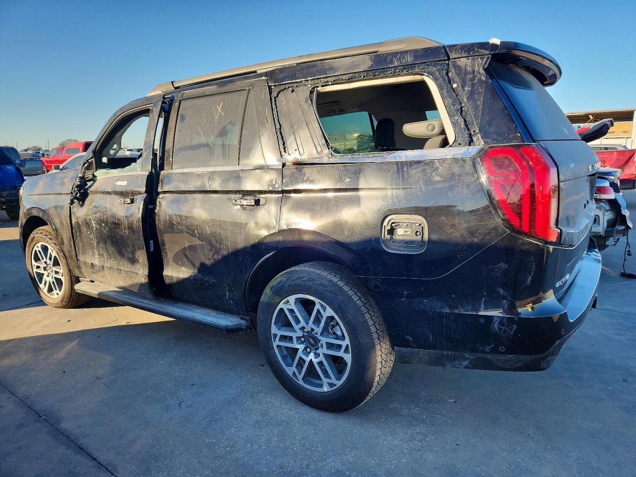 2025 Ford Expedition Active - Фото 2