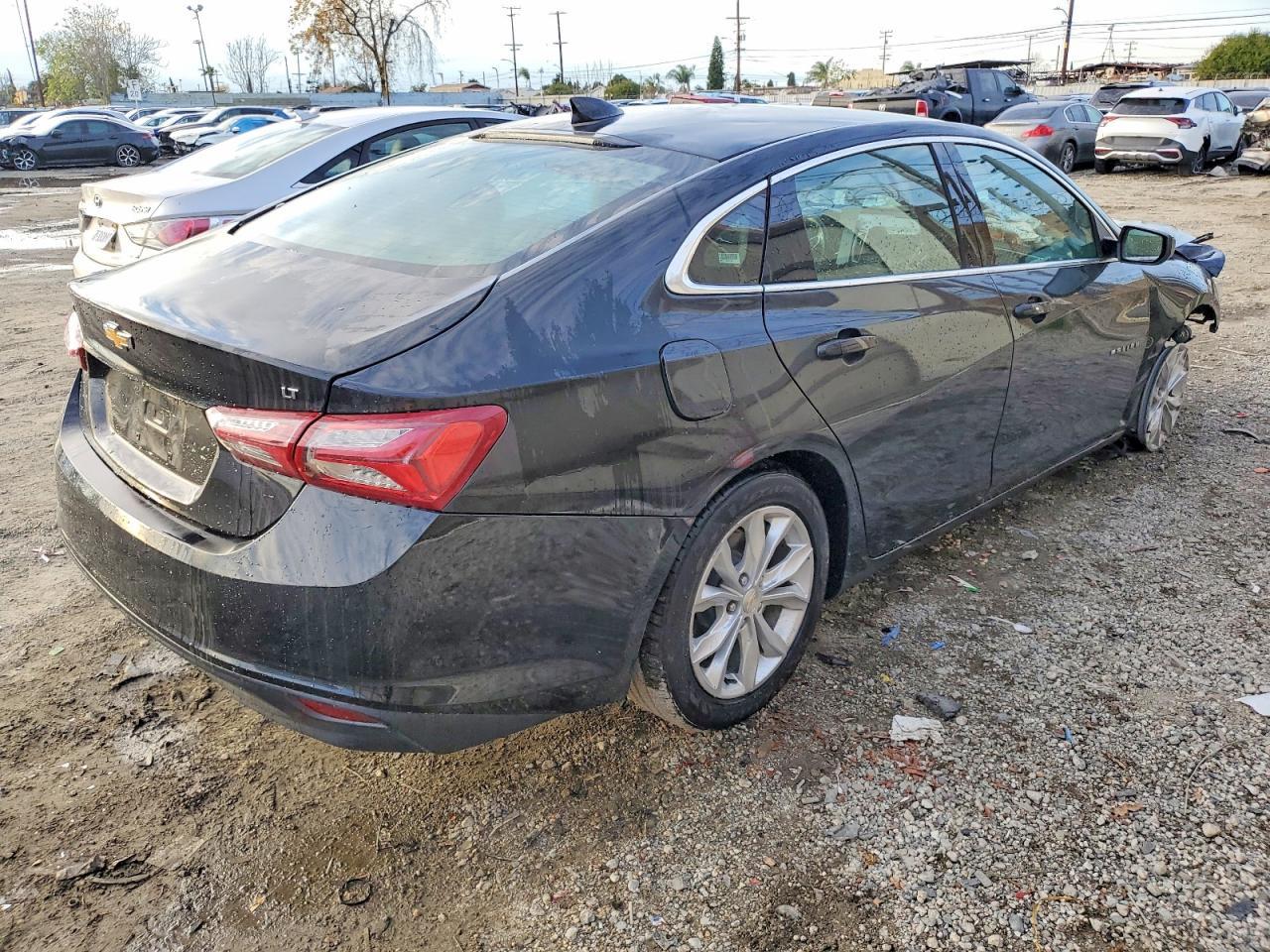 2022 Chevrolet Malibu Lt - Image 3