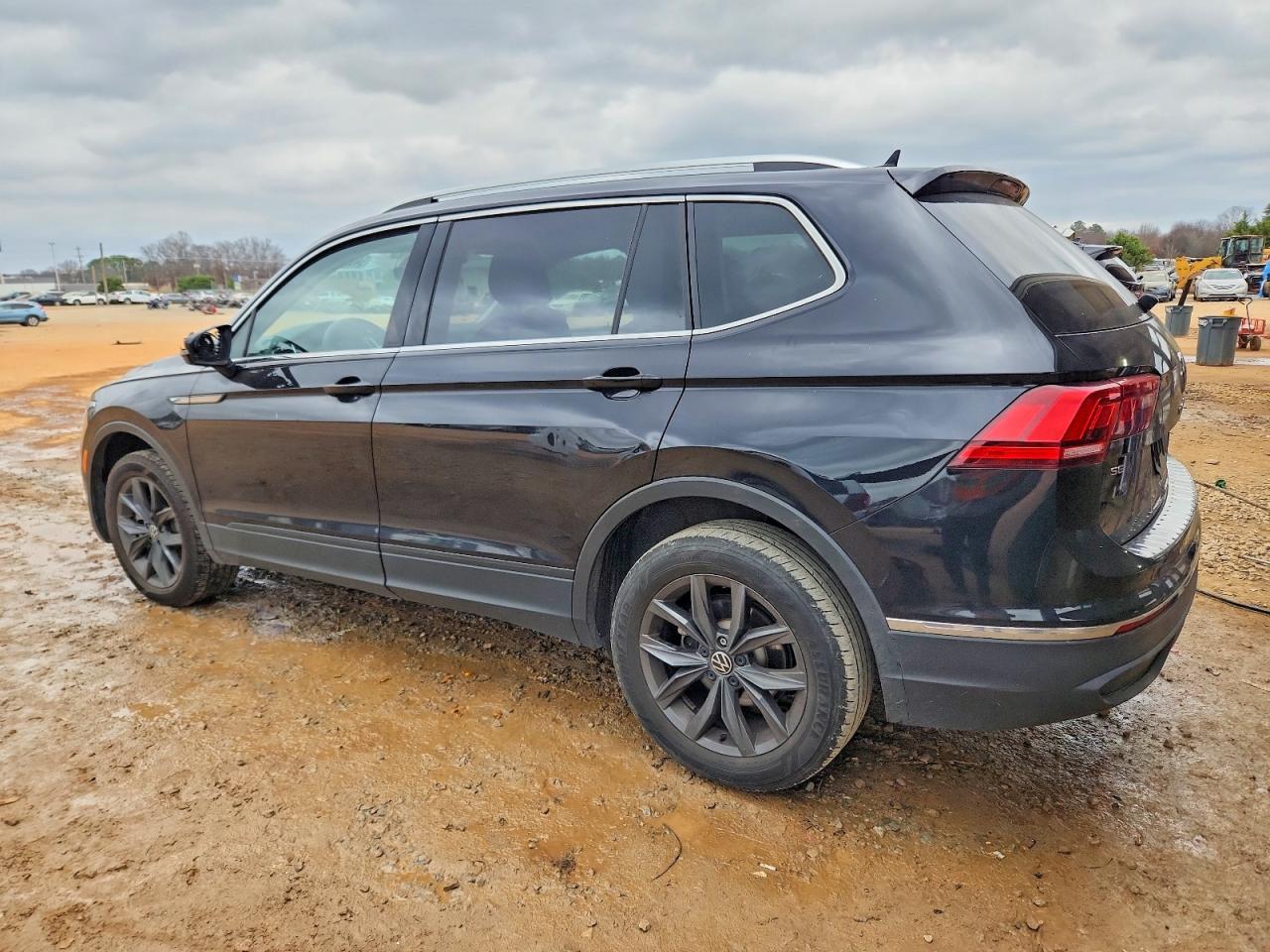2022 Volkswagen Tiguan Se - Image 2