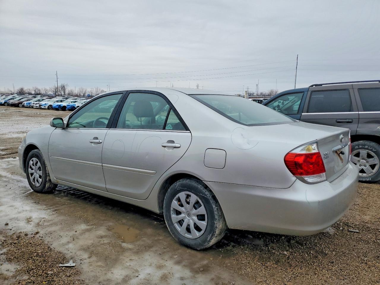 2005 Toyota Camry Le - Фото 2