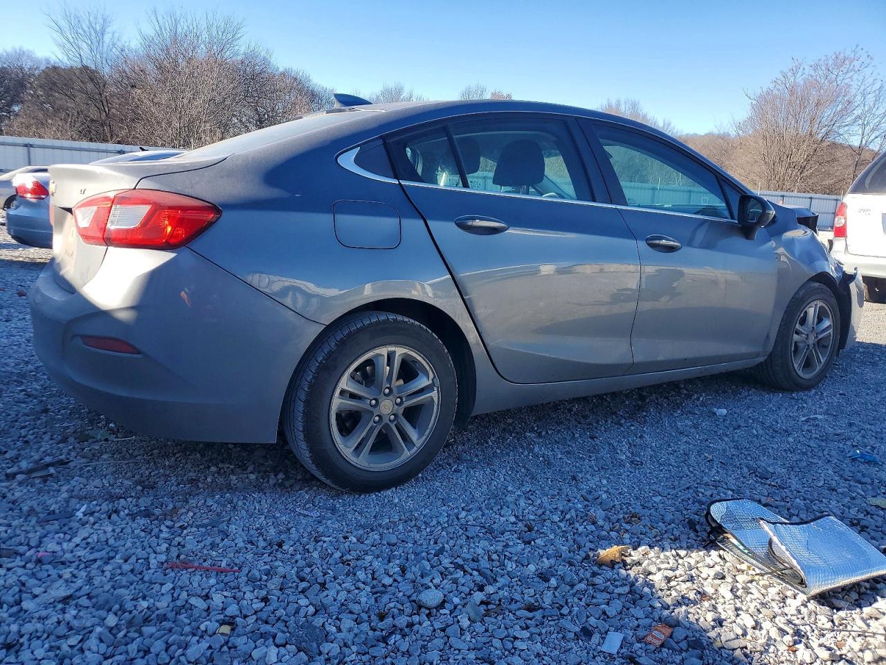 2018 Chev Cruze - Фото 3