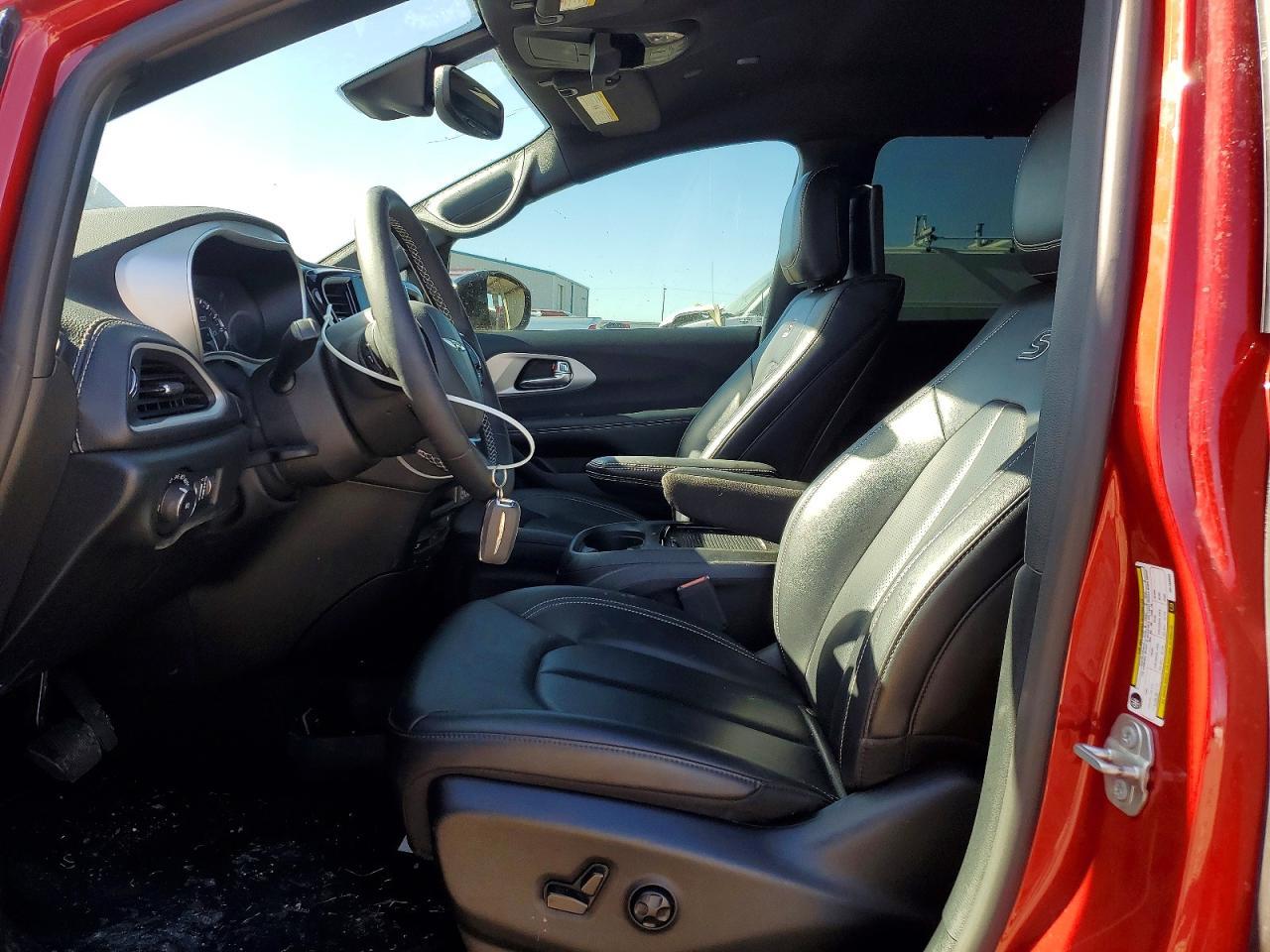 2024 Chrysler Pacifica Touring L - Image 7