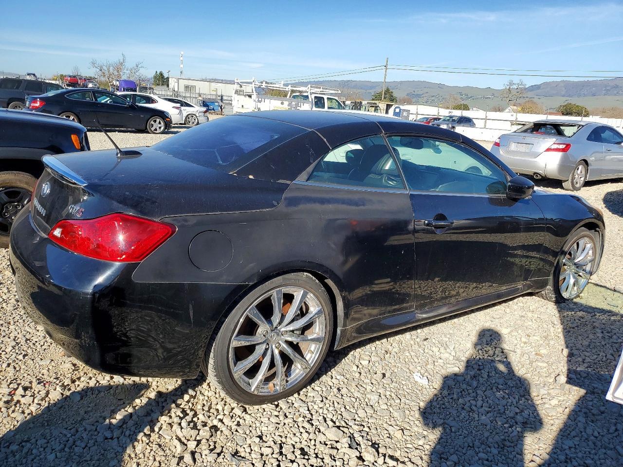2009 Infiniti G37 Conver - Image 3
