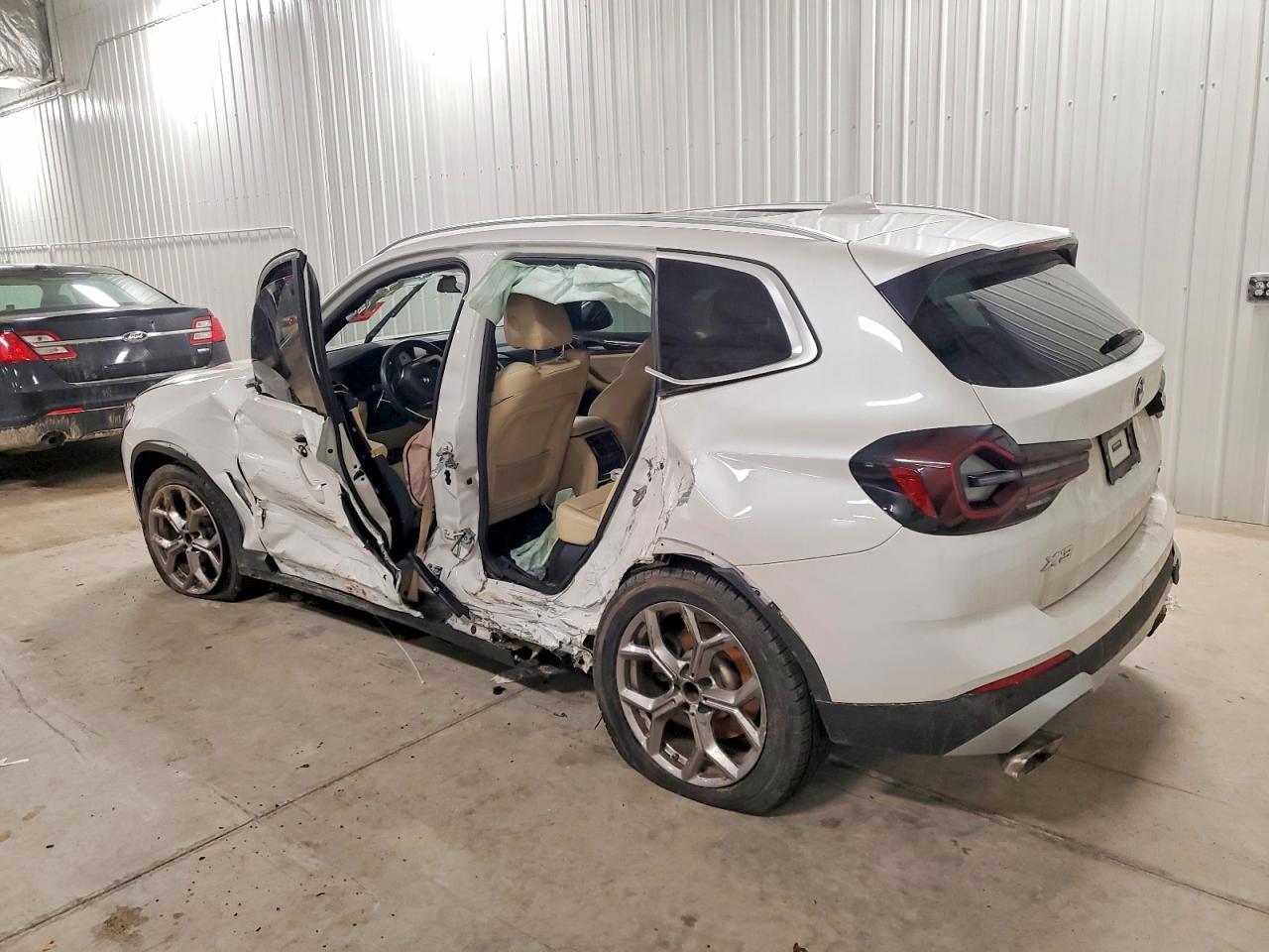 2022 BMW Motorrad X3 xDrive30I - Фото 2