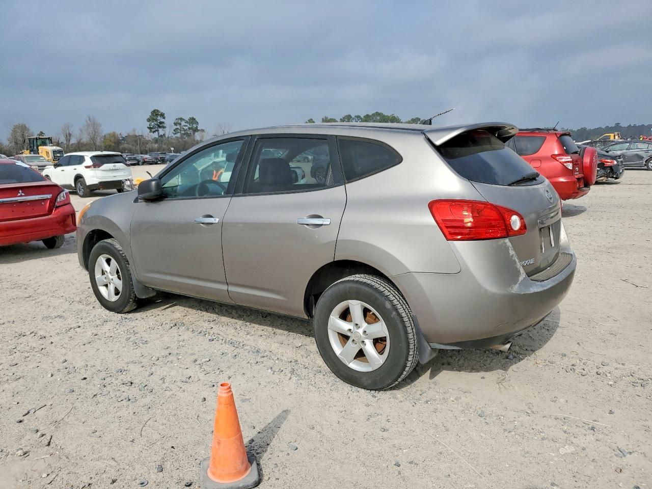 2010 Nissan Rogue S - Image 2