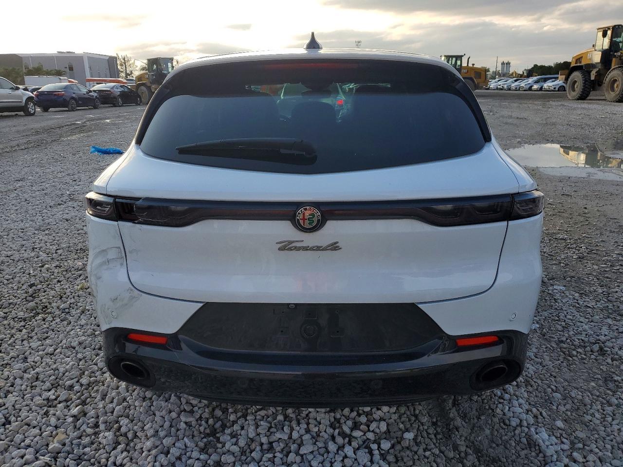 2024 Alfa Romeo Tonale Veloce - Image 6