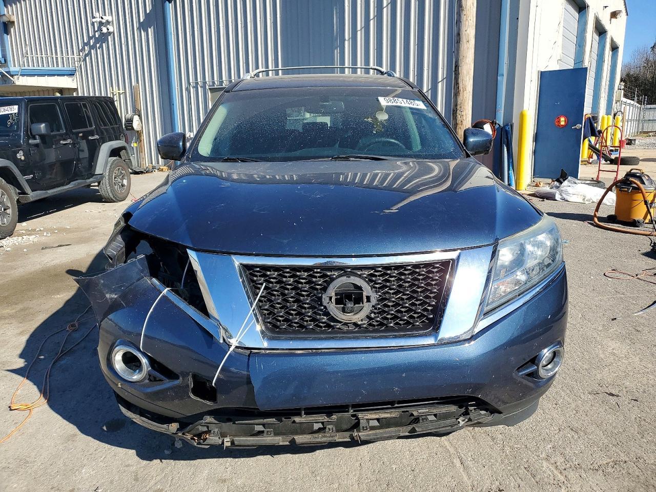 2013 Nissan Pathfinder S - Image 5