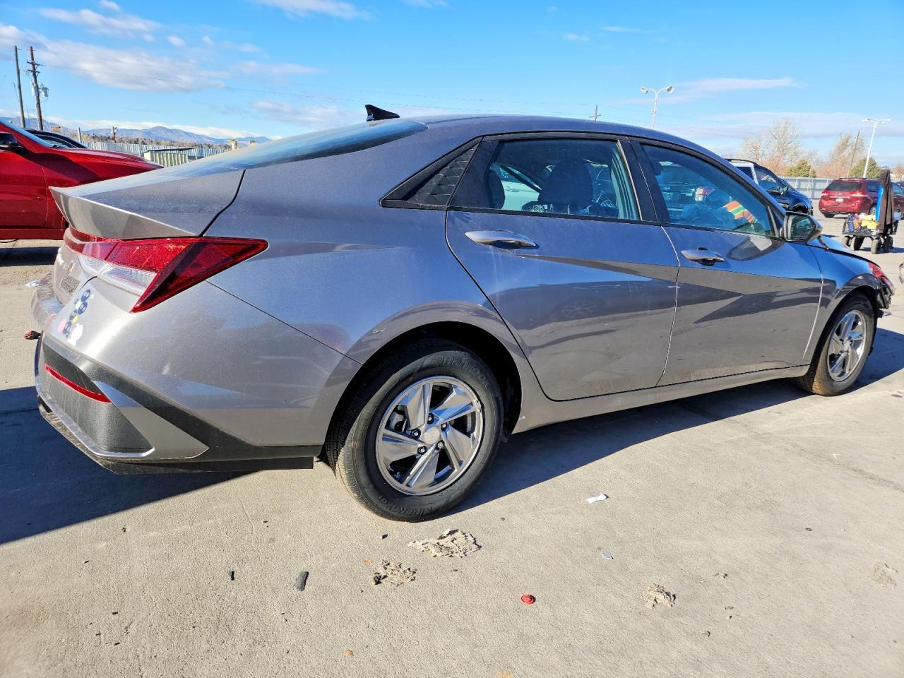 2024 Hyundai Elantra Se - Фото 3