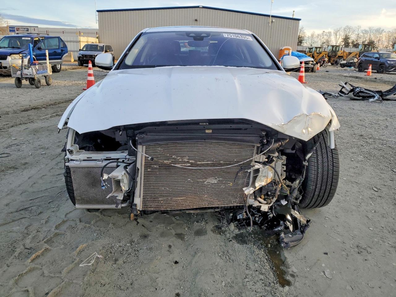 2020 Jaguar Xe S - Image 5
