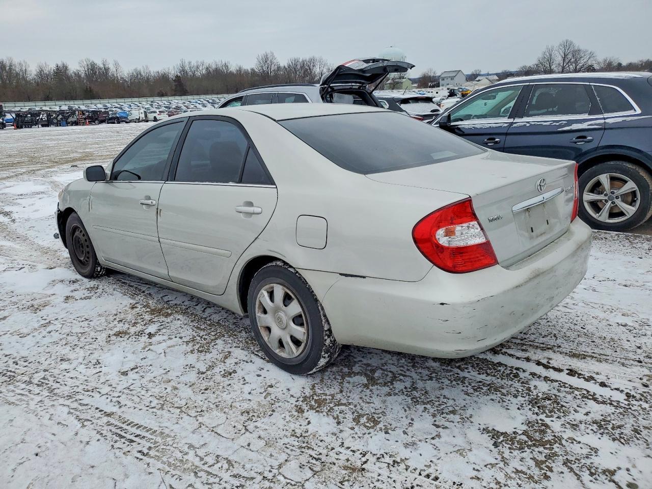 2004 Toyota Camry Le - Image 2