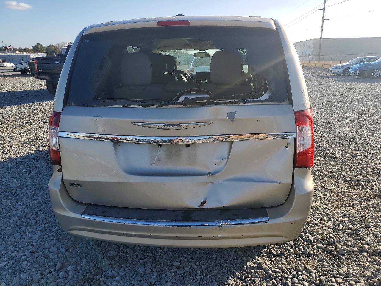 2014 Chrysler Town & Country Touring - Фото 6
