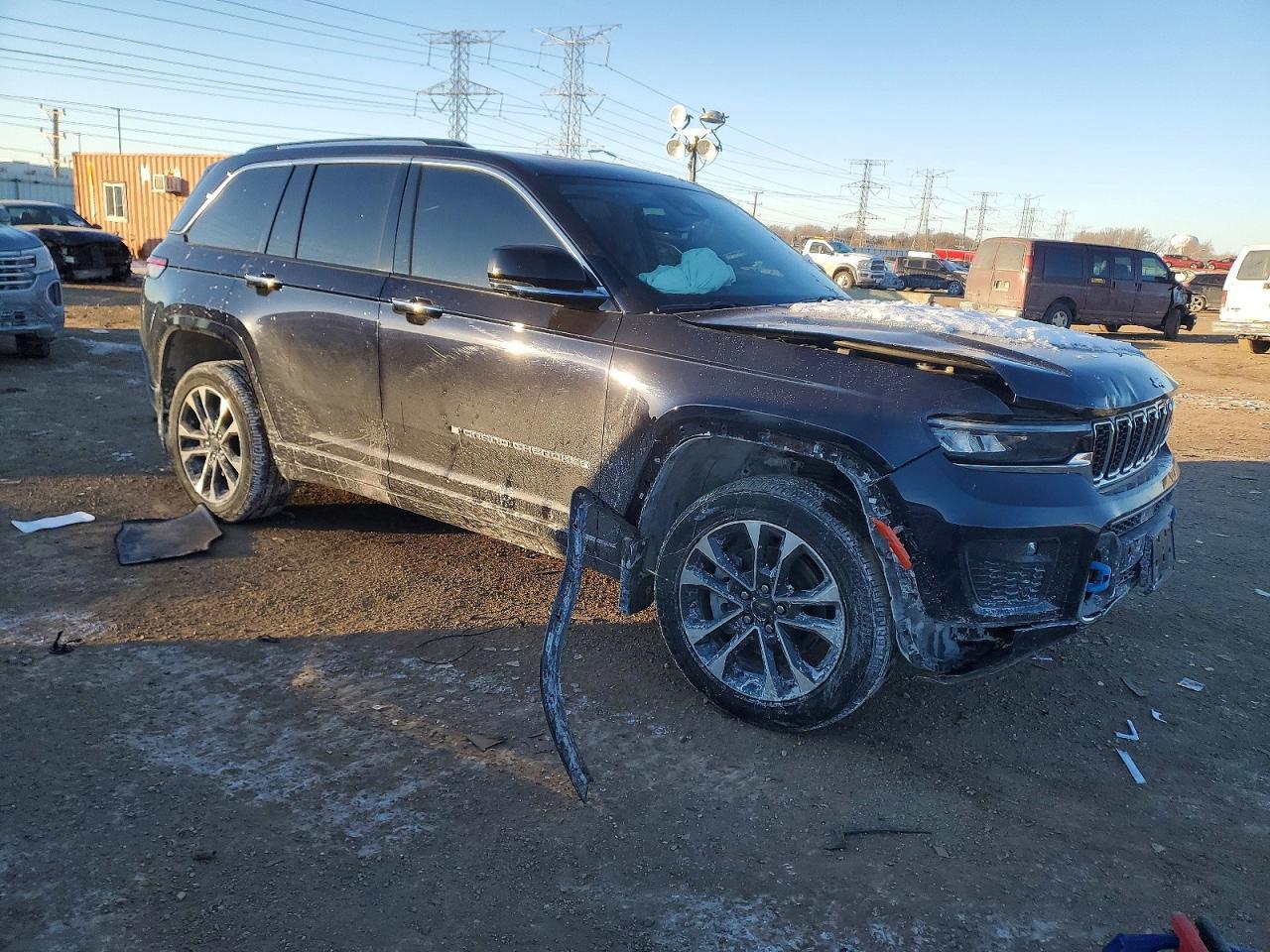 2022 Jeep Grand Cherokee Overland 4Xe - Image 4