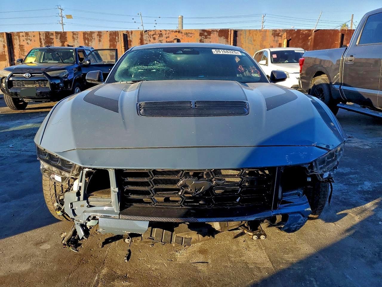 2024 Ford Mustang Dark Horse - Фото 5