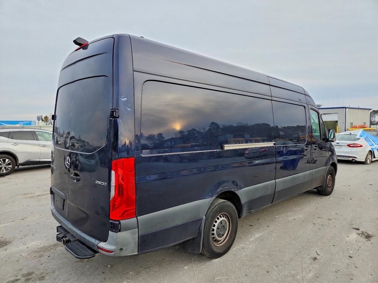 2022 Mercedes Benz Sprinter 2500 Delivery Van - Image 3