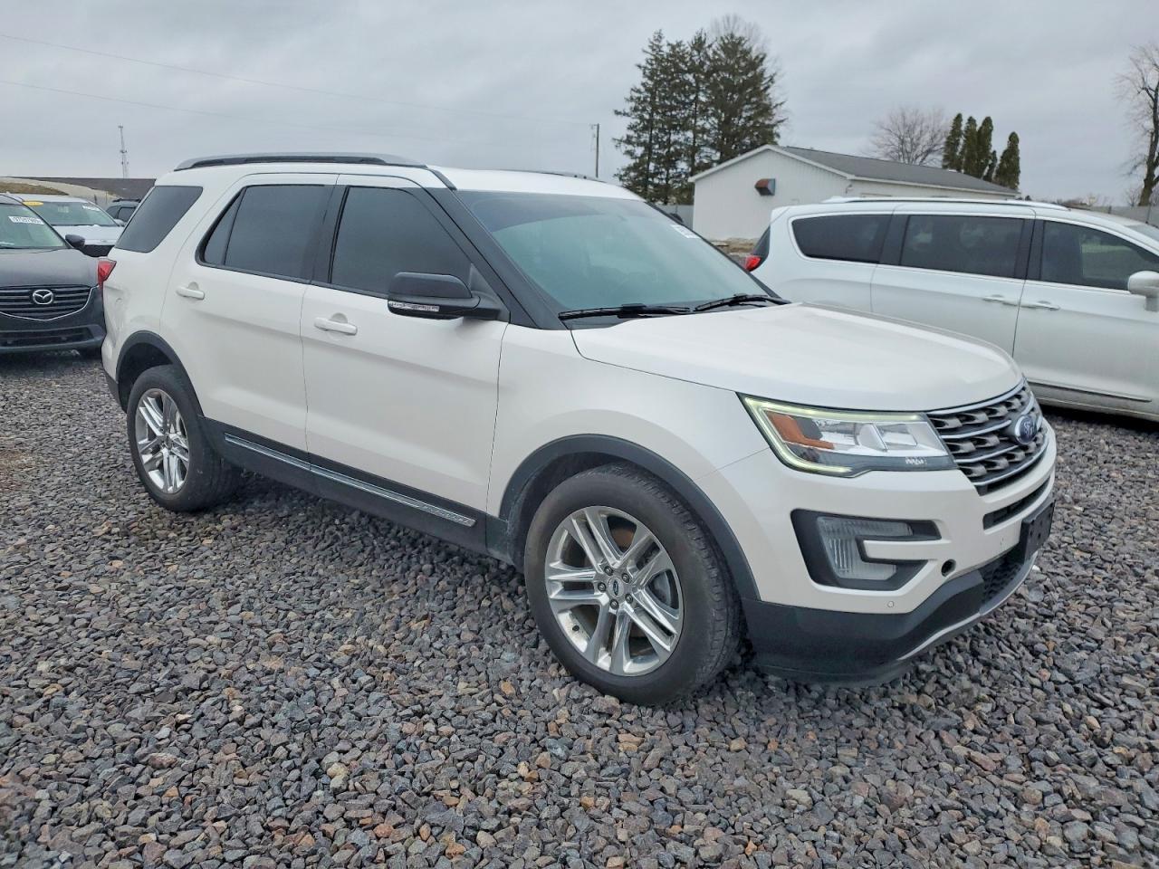 2017 Ford Explorer Xlt - Image 4