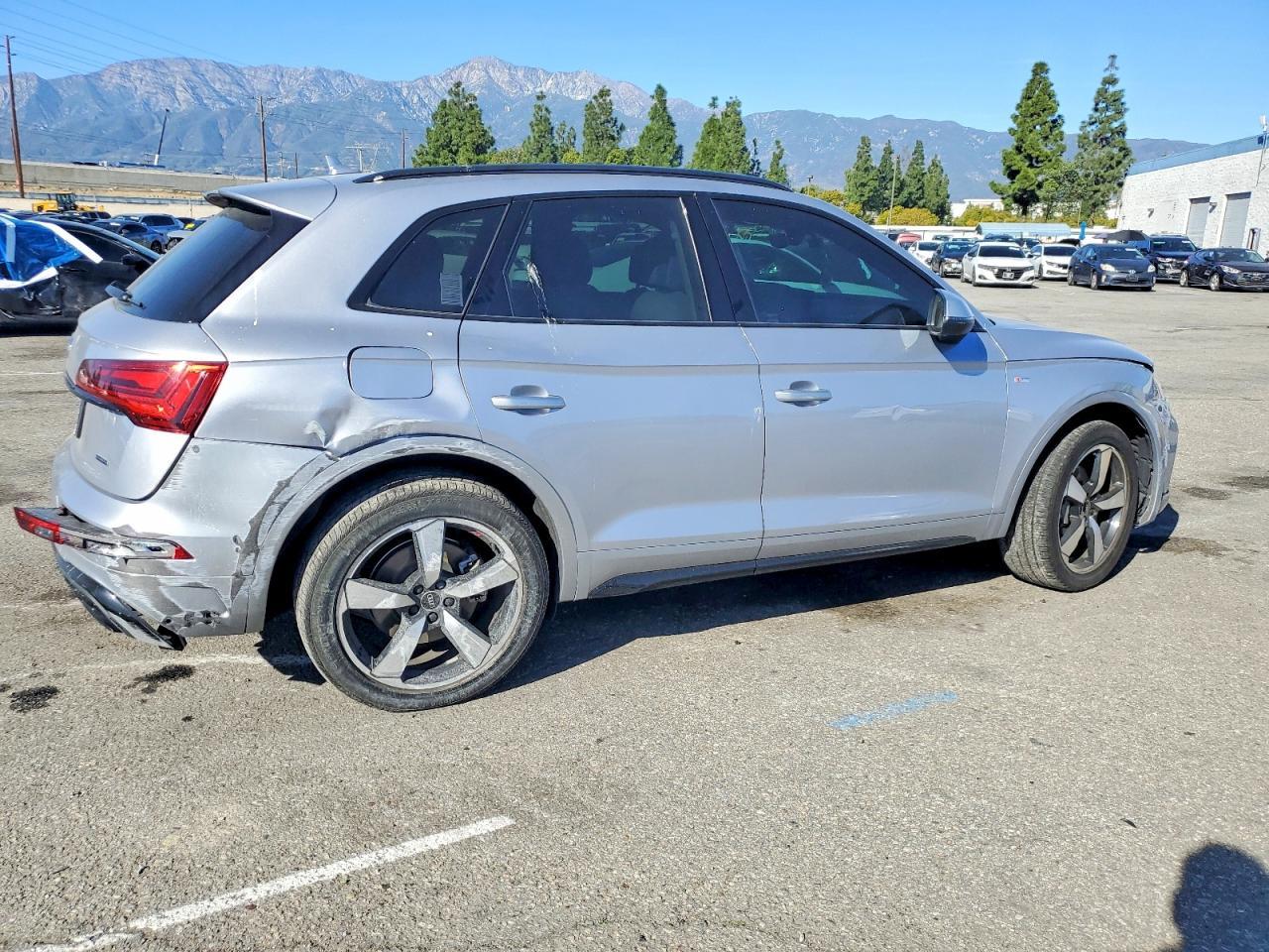2022 Audi Q5 Premium Plus 45 - Фото 3