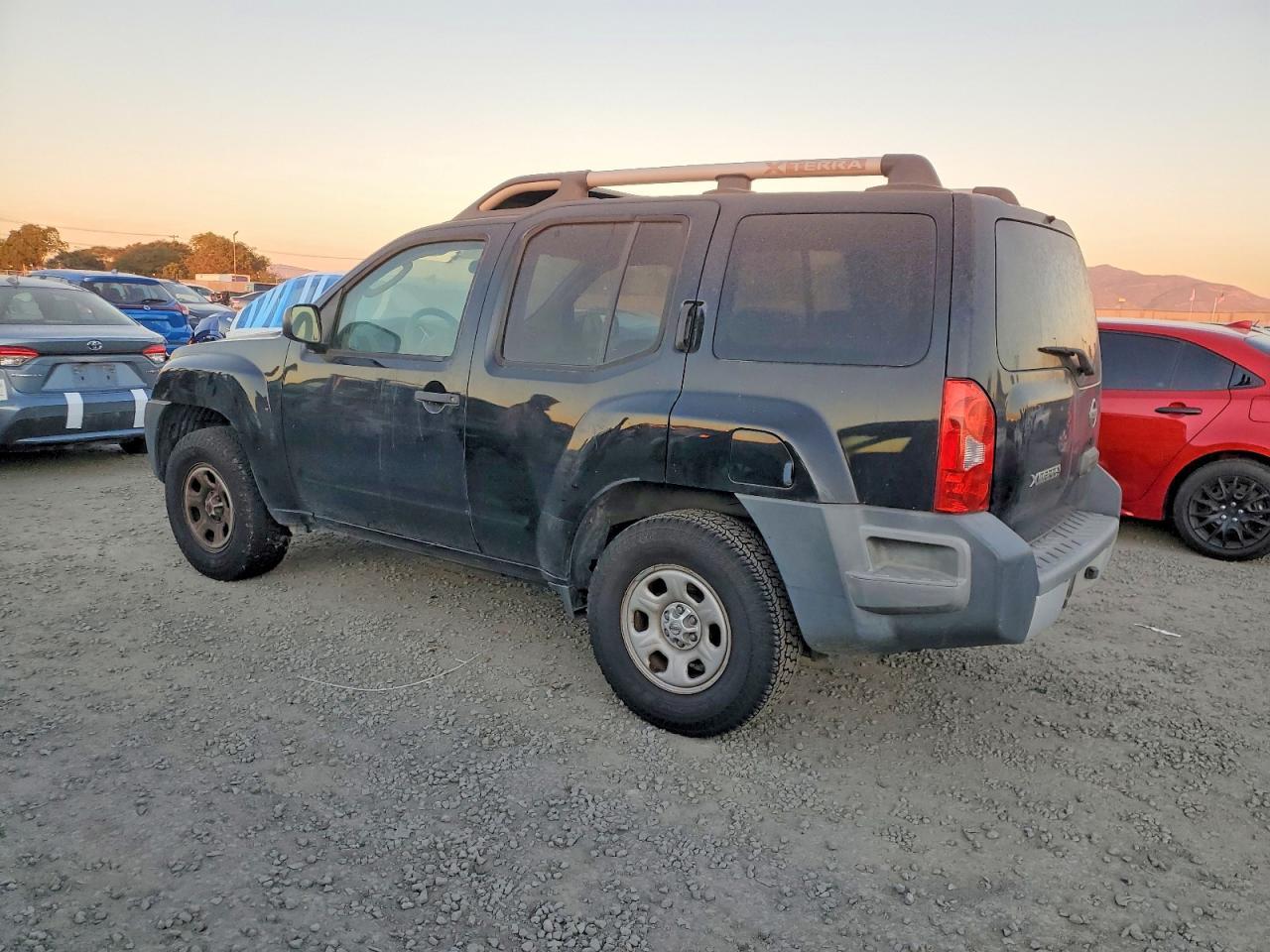 2011 Nissan Xterra Off Road - Image 2