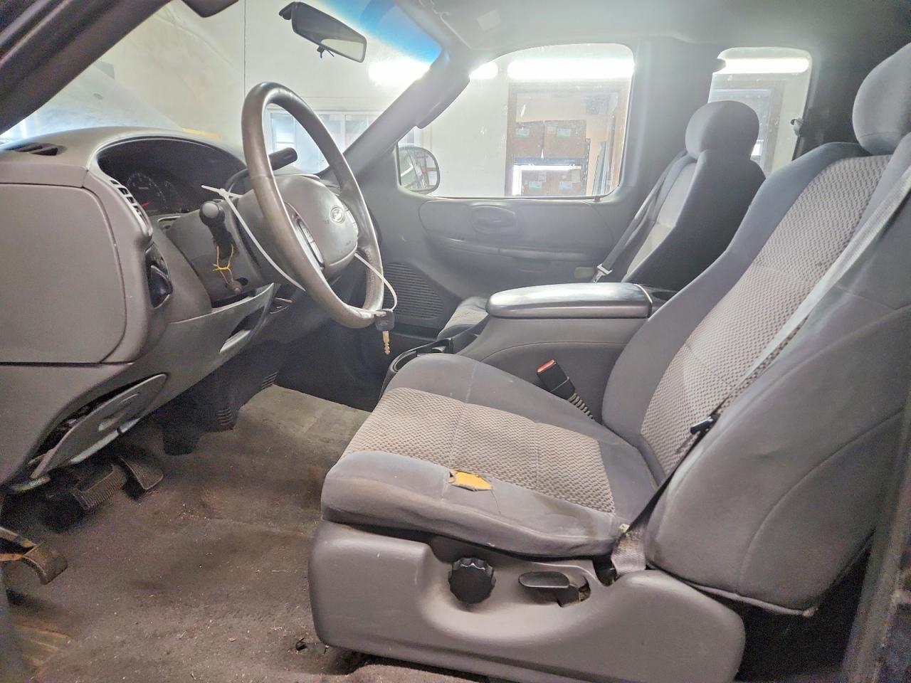 2002 Ford F150 - Image 7