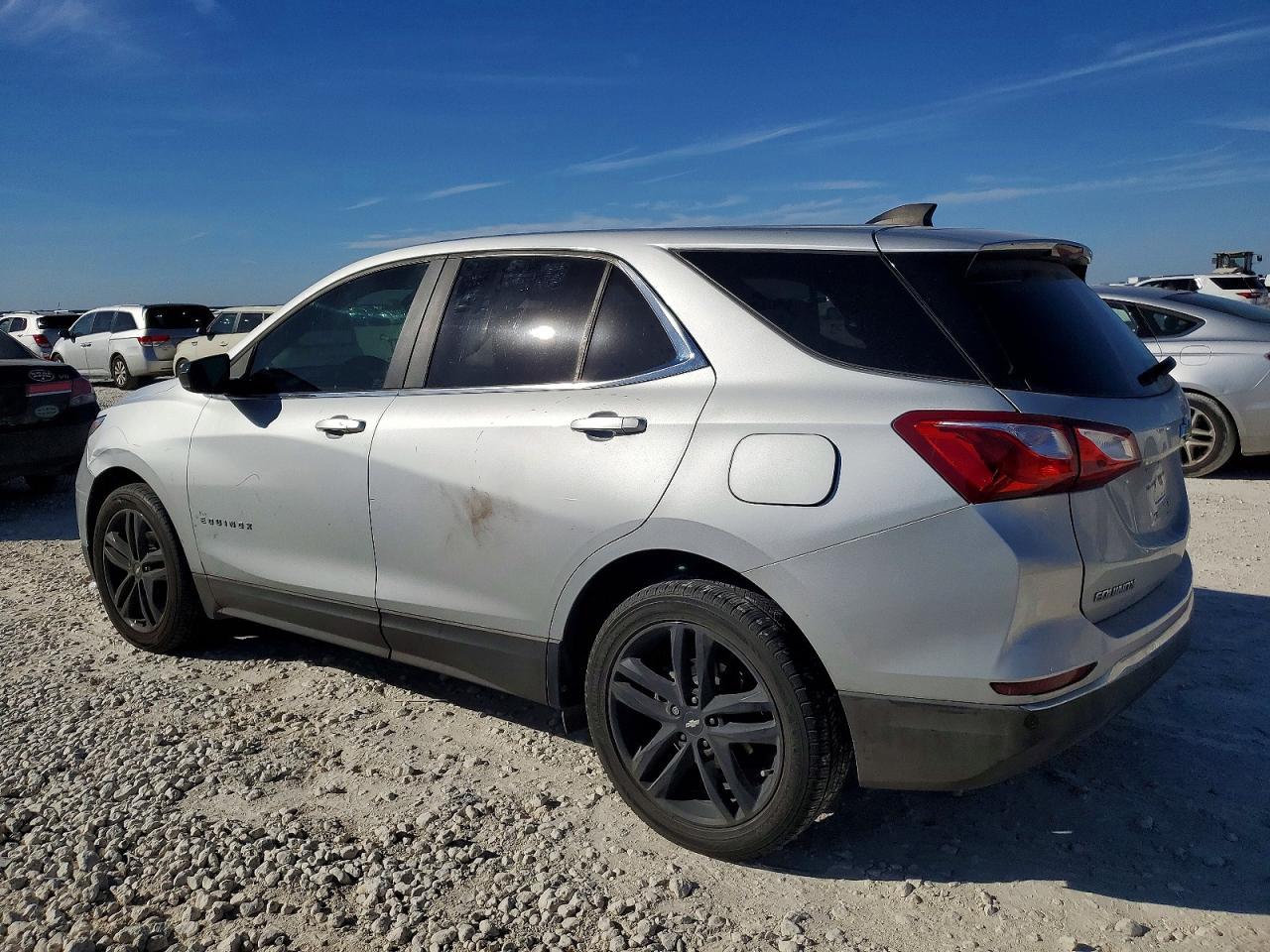 2021 Chevrolet Equinox Lt - Фото 2