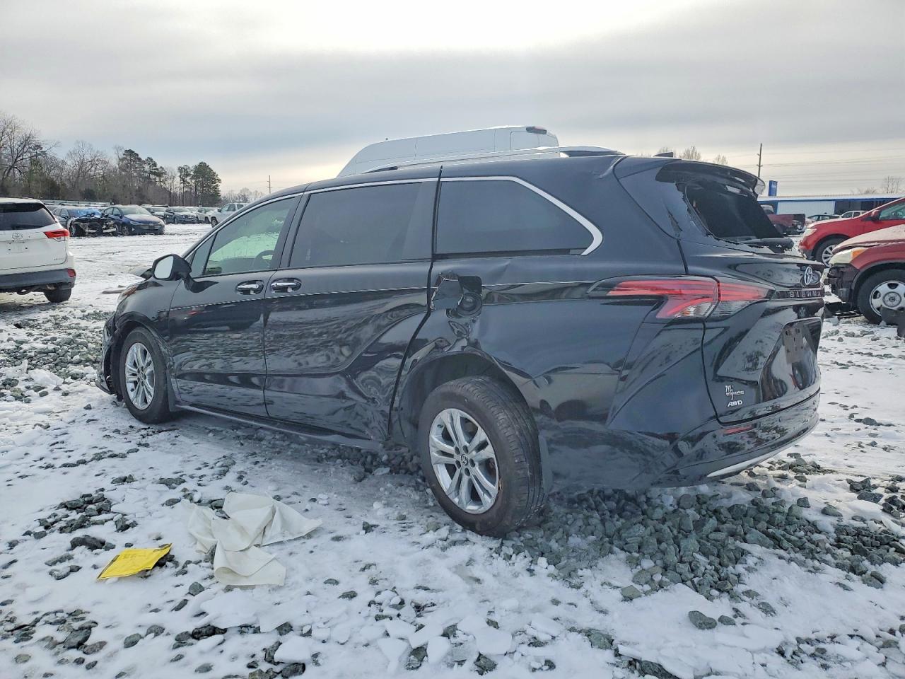 2022 Toyota Sienna Limited - Фото 2