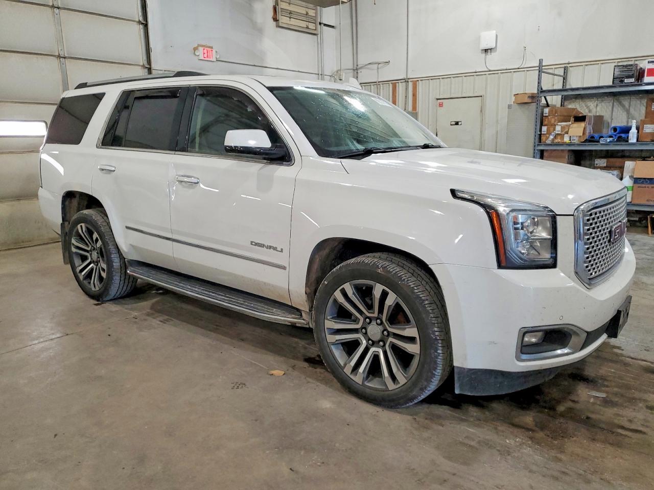 2017 GMC Yukon Denali - Image 4