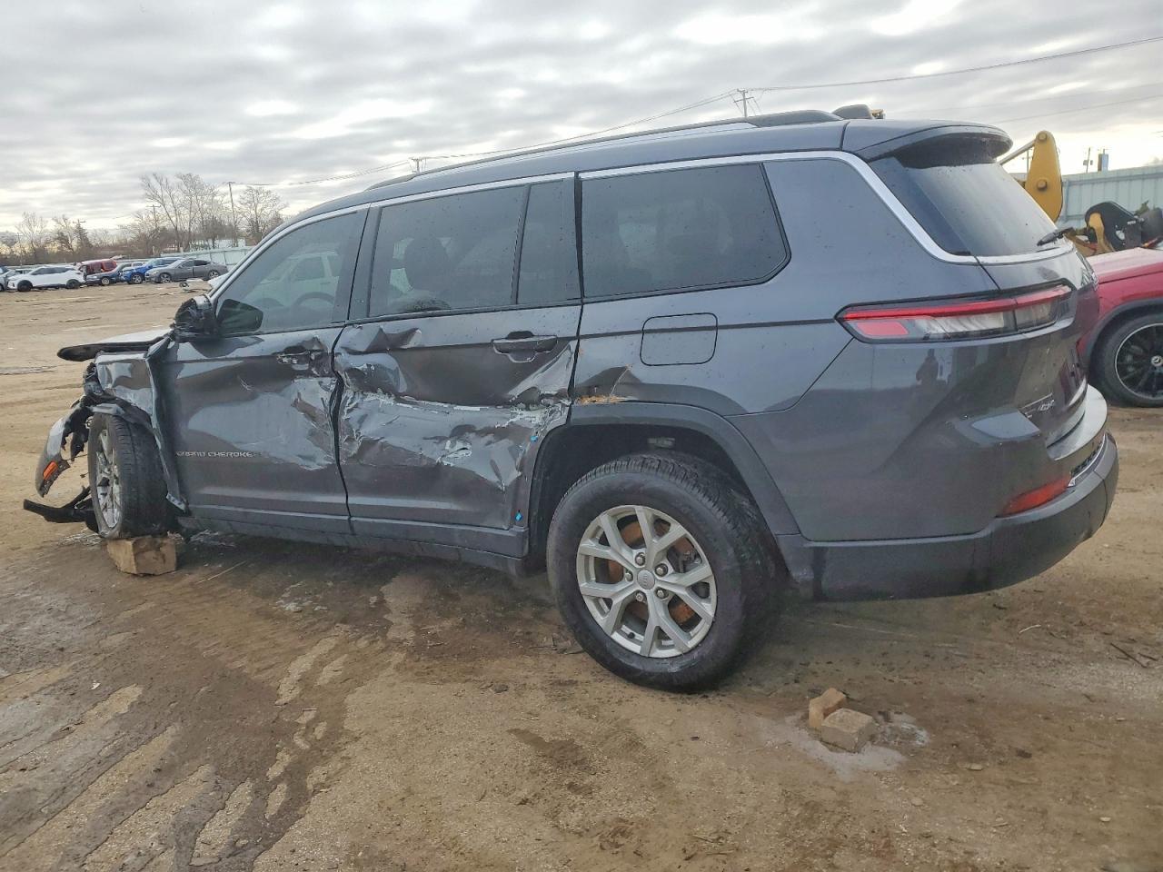 2022 Jeep Grand Cherokee L Limited - Image 2