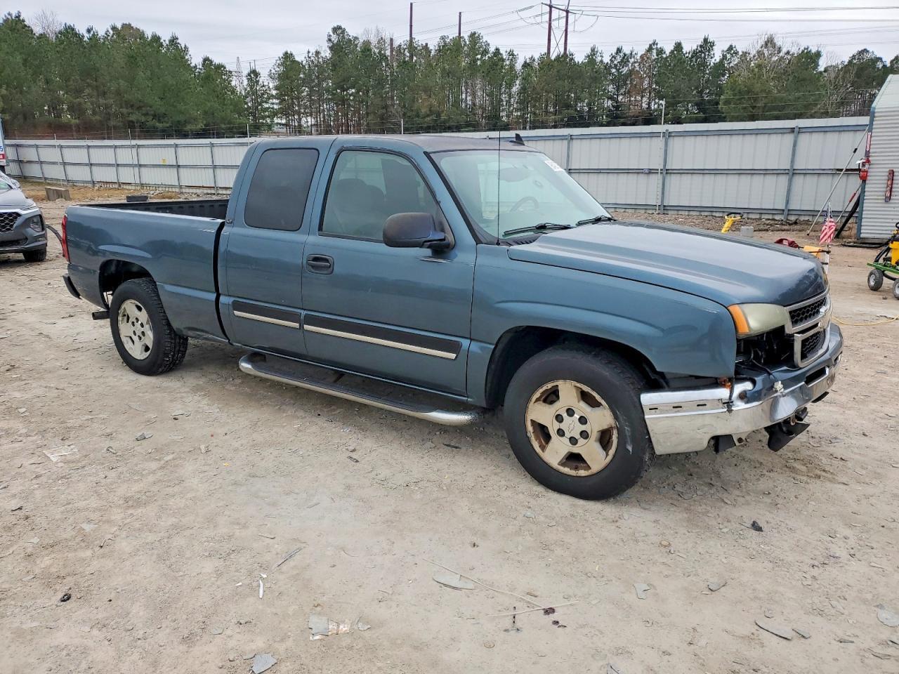 2007 Chevrolet Silverado C1500 Classic - Image 4