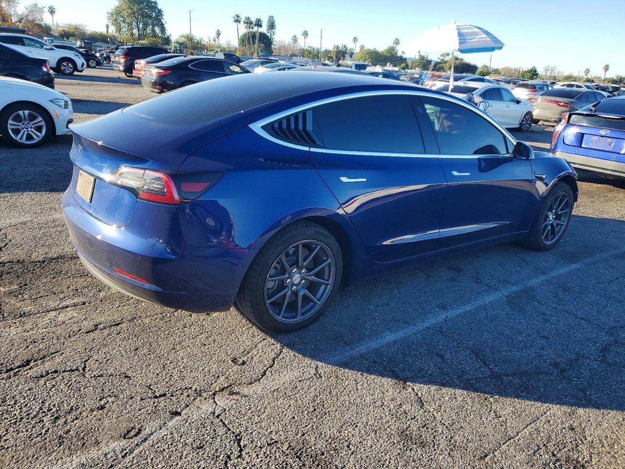 2019 Tesla Model 3 - Image 3
