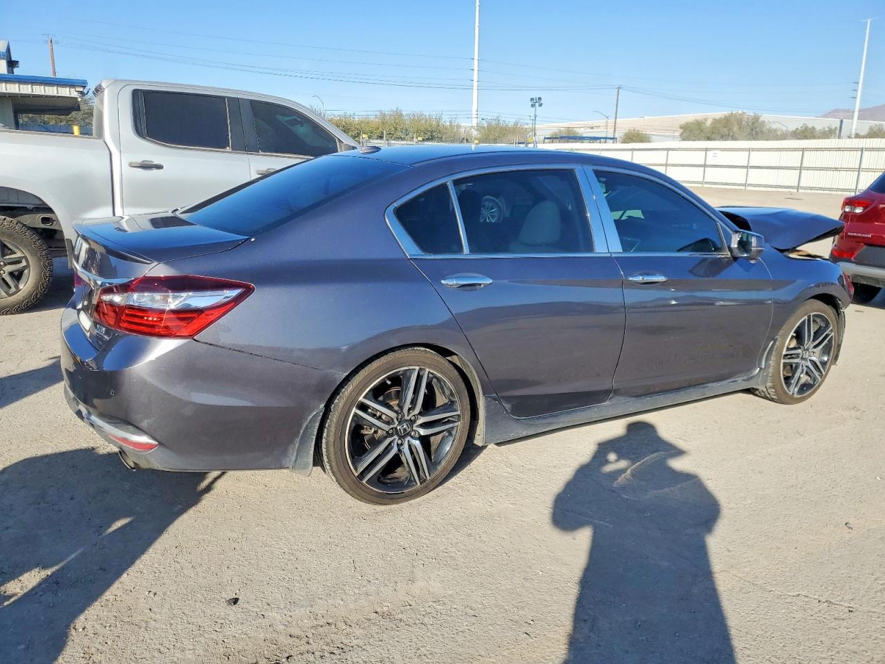 2017 Honda Accord Touring - Image 3