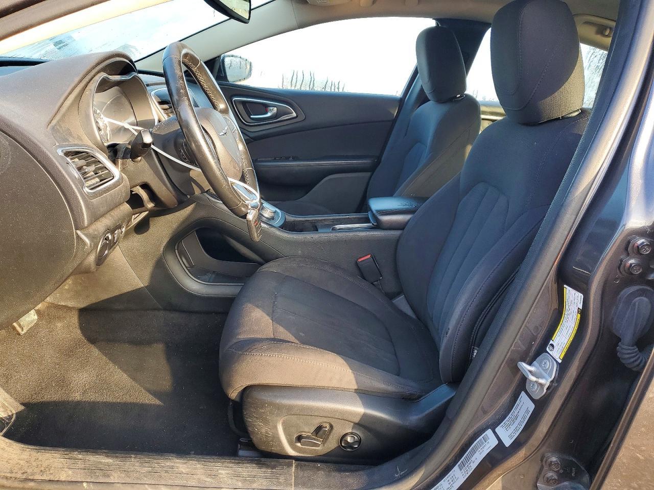 2015 Chrysler 200 Limited - Фото 7