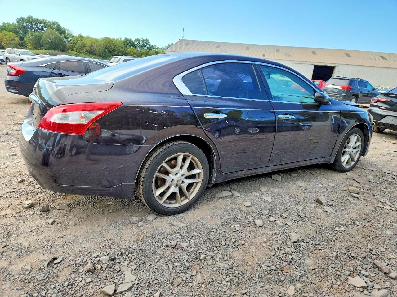 2011 Nissan Maxima S - Фото 3