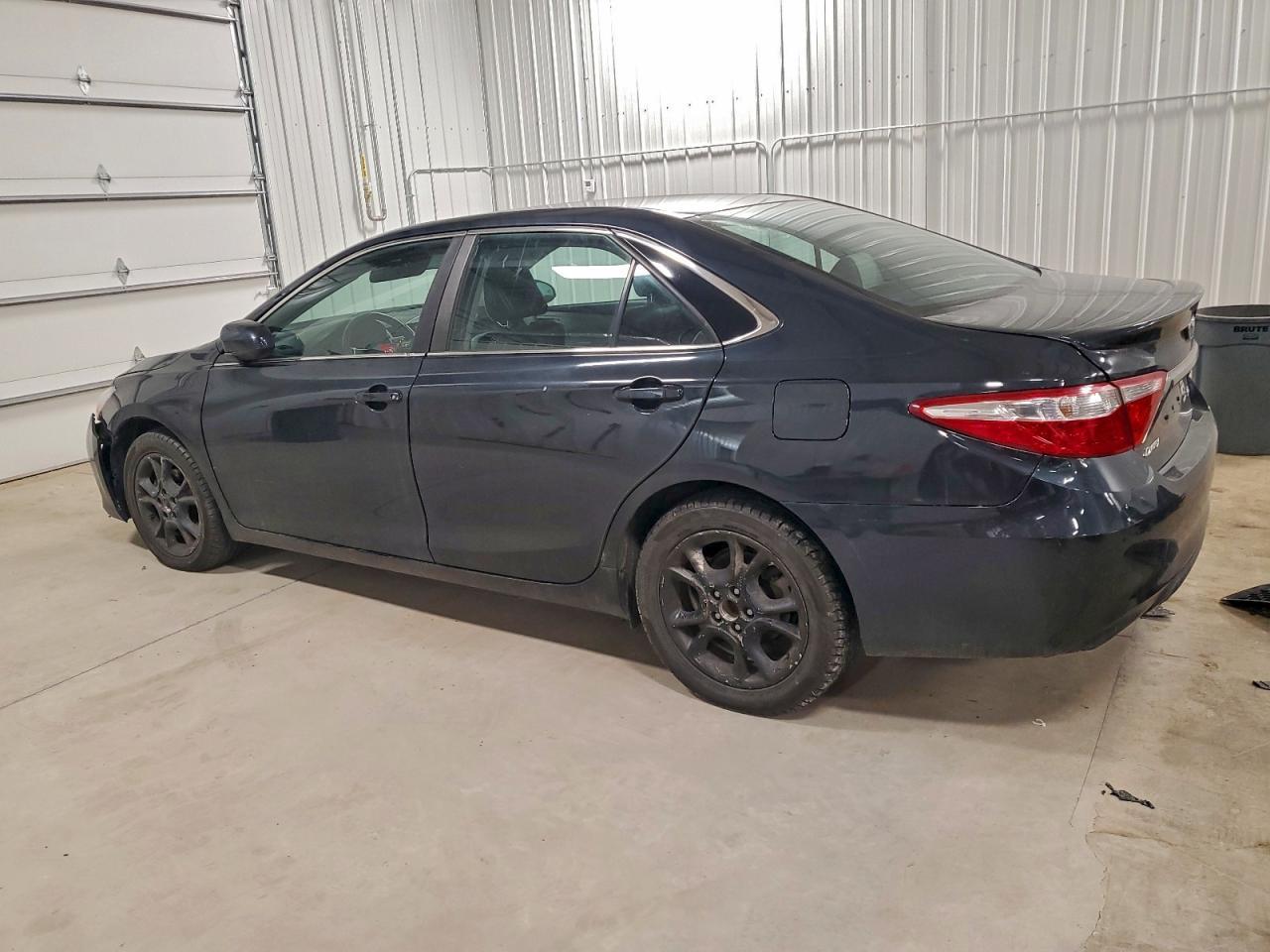 2015 Toyota Camry Le - Image 2