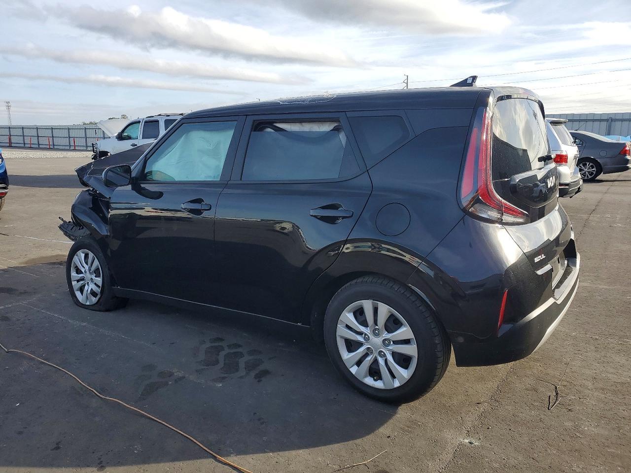 2025 Kia Soul Lx - Image 2