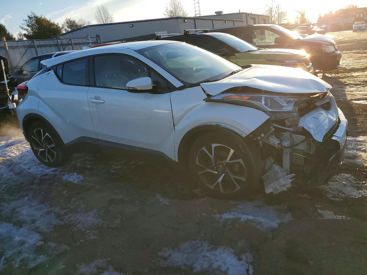 2019 Toyota C-Hr Xle - Image 4