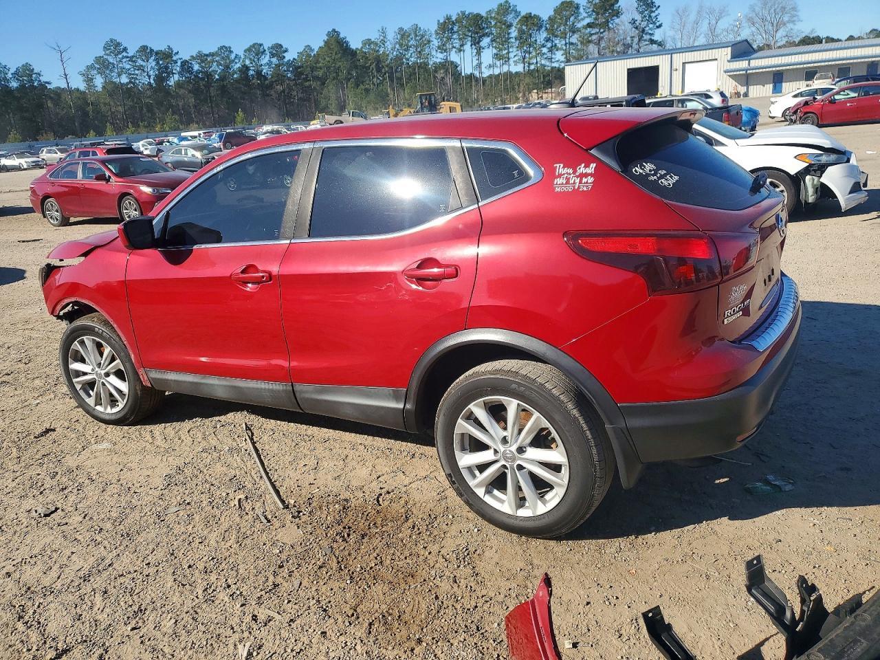 2017 Nissan Rogue Sport S - Фото 2