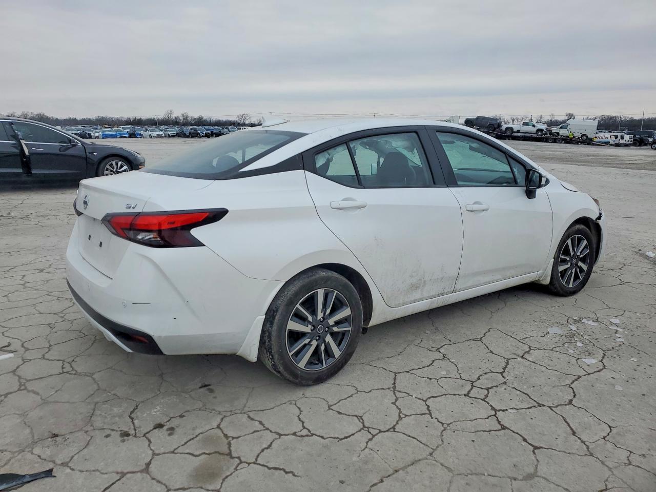 2021 Nissan Versa Sv - Image 3