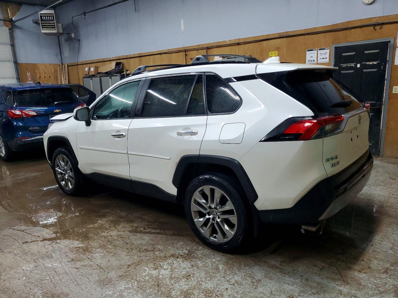 2022 Toyota Rav4 Limited - Фото 2