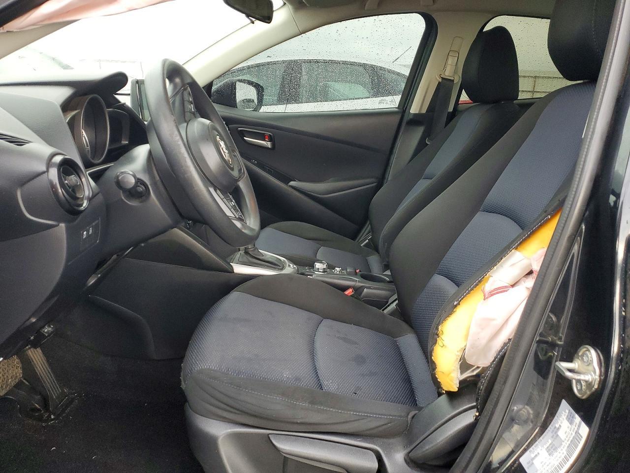 2019 Toyota Yaris L - Image 7
