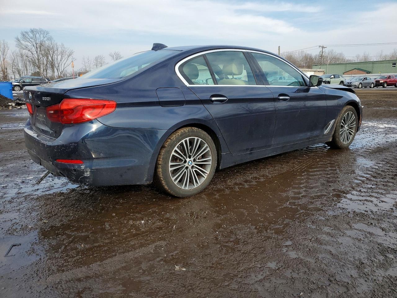 2017 BMW 530 Xi - Image 3