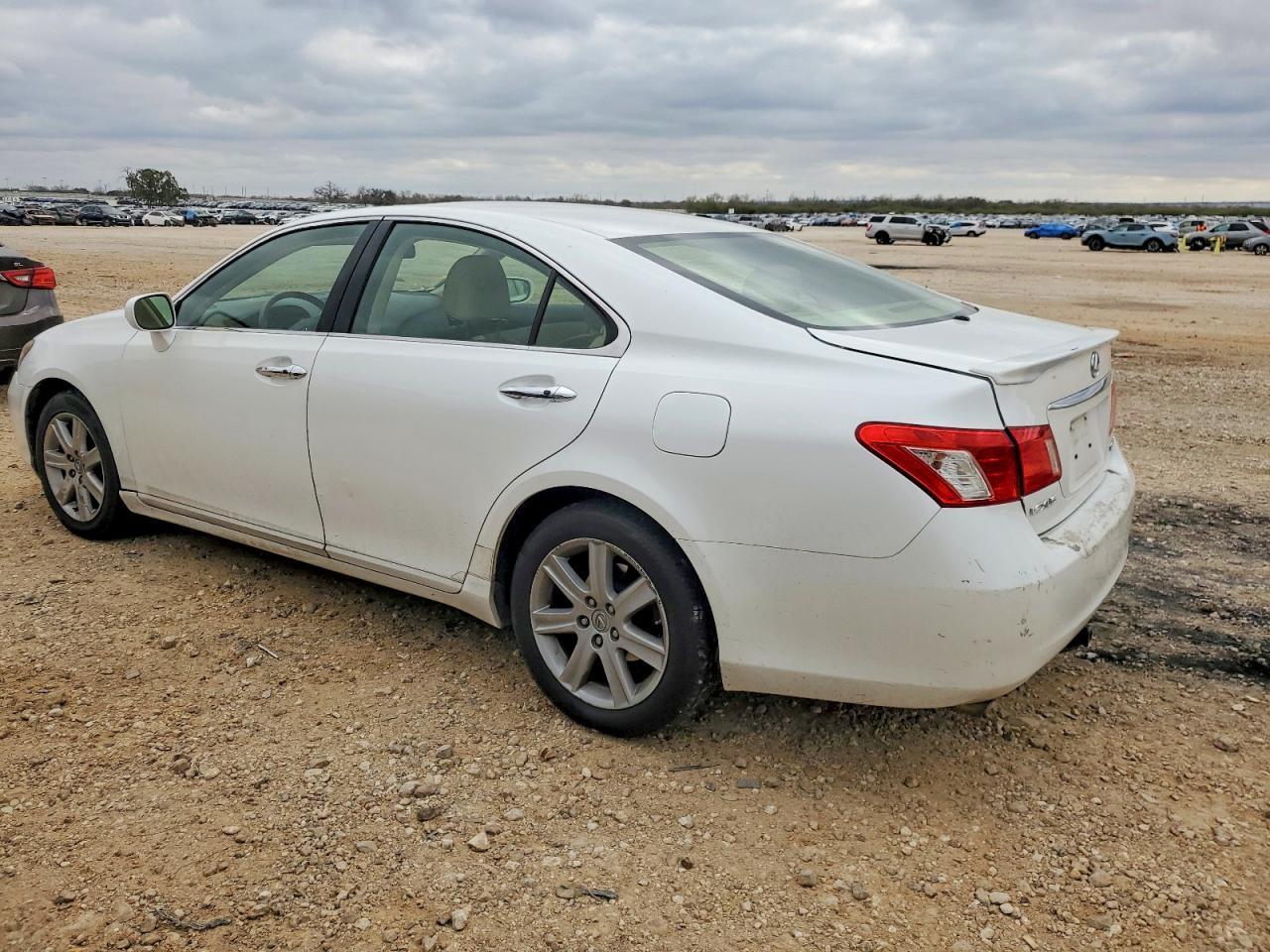 2009 Lexus Es 350 - Image 2