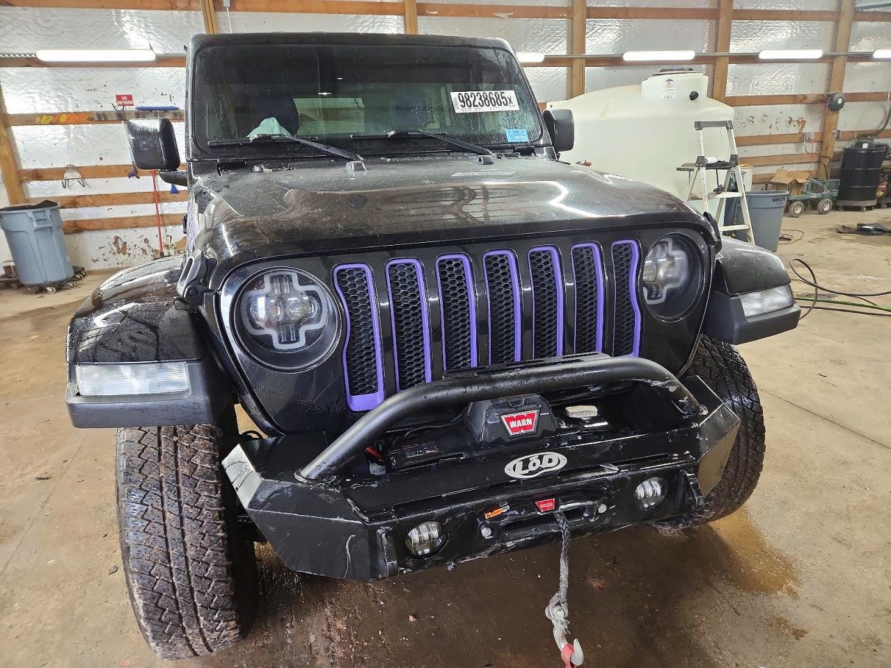 2018 Jeep Wrangler Unlimited Sahara - Image 5