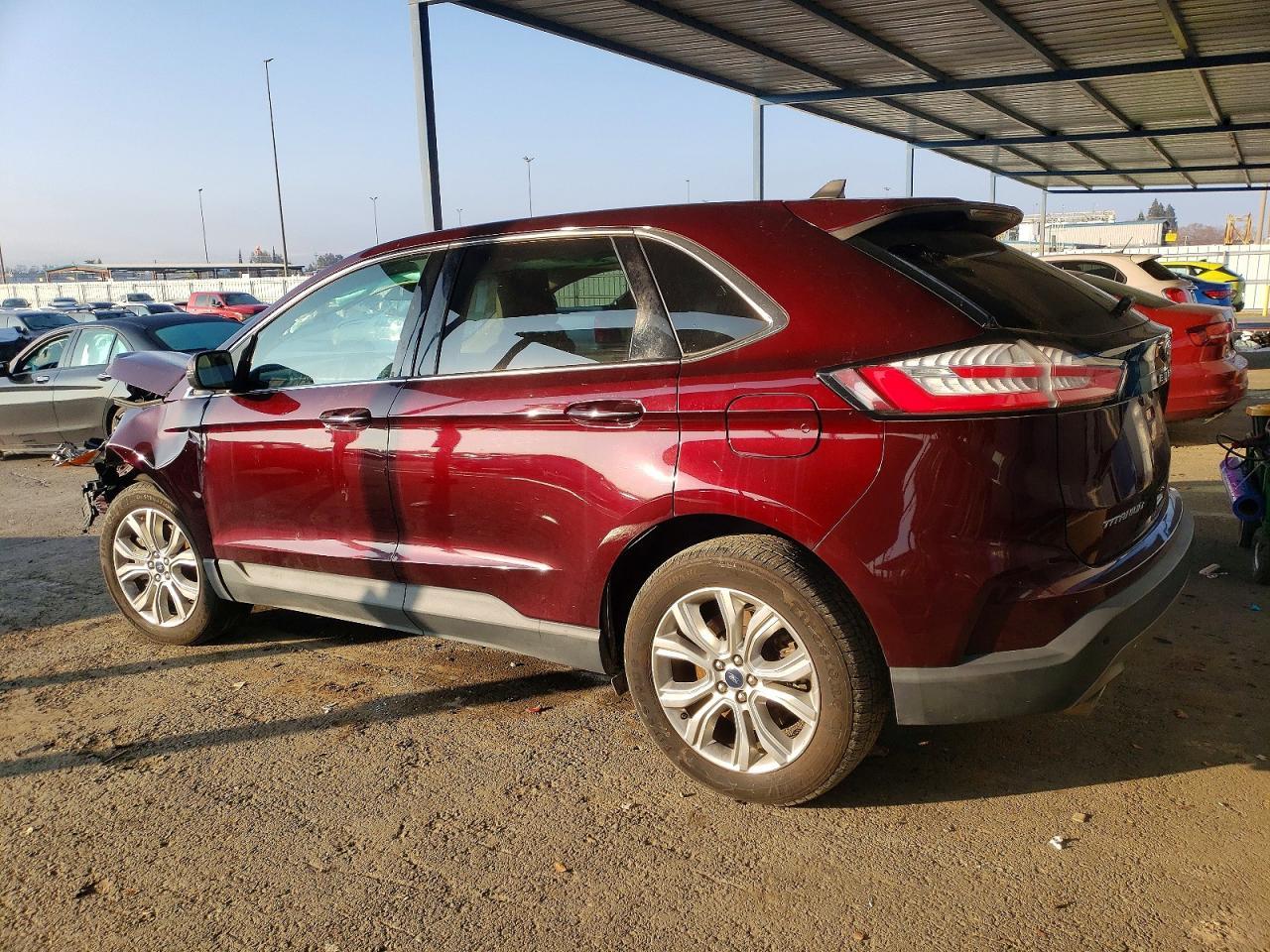 2021 Ford Edge Titanium - Фото 2