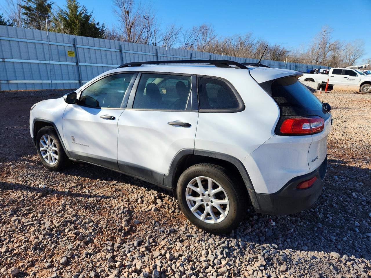 2015 Jeep Cherokee Sport - Фото 2