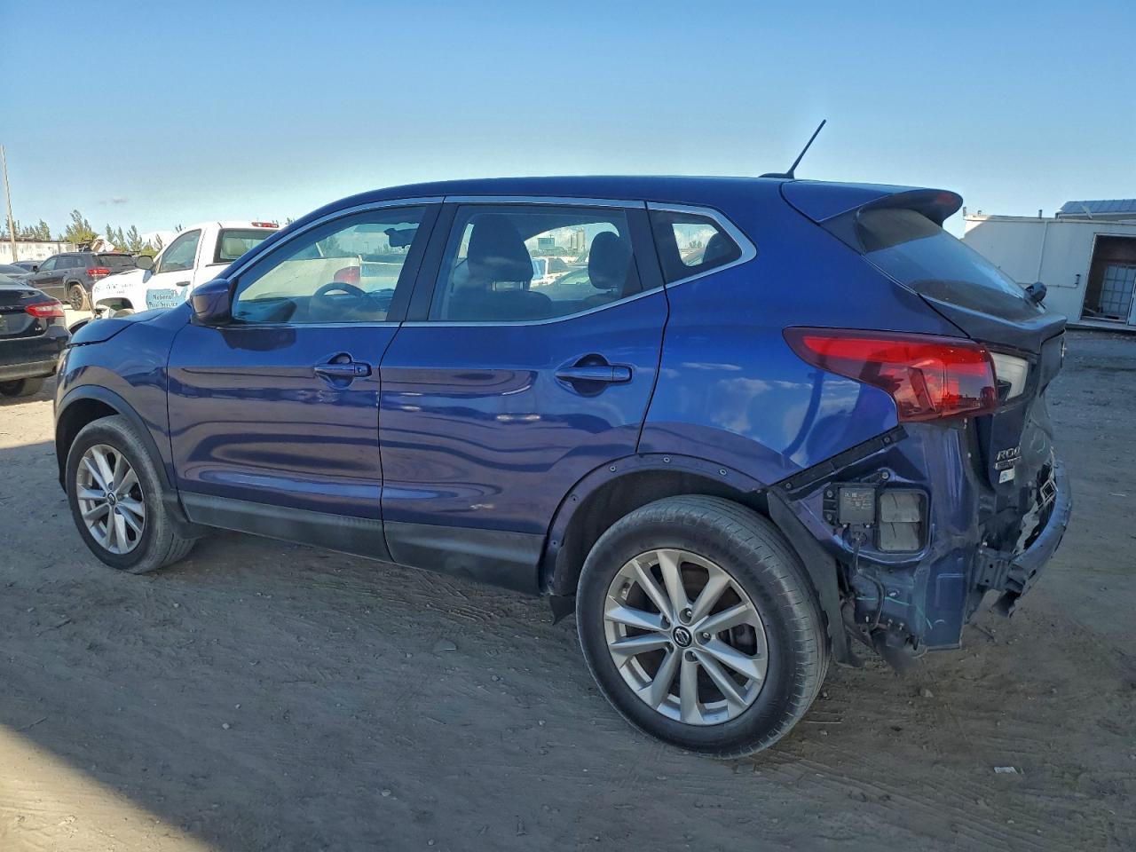 2019 Nissan Rogue Sport S - Image 2