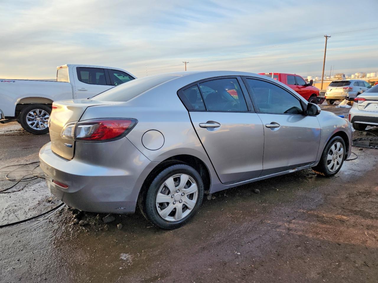 2013 Mazda 3 I - Image 3