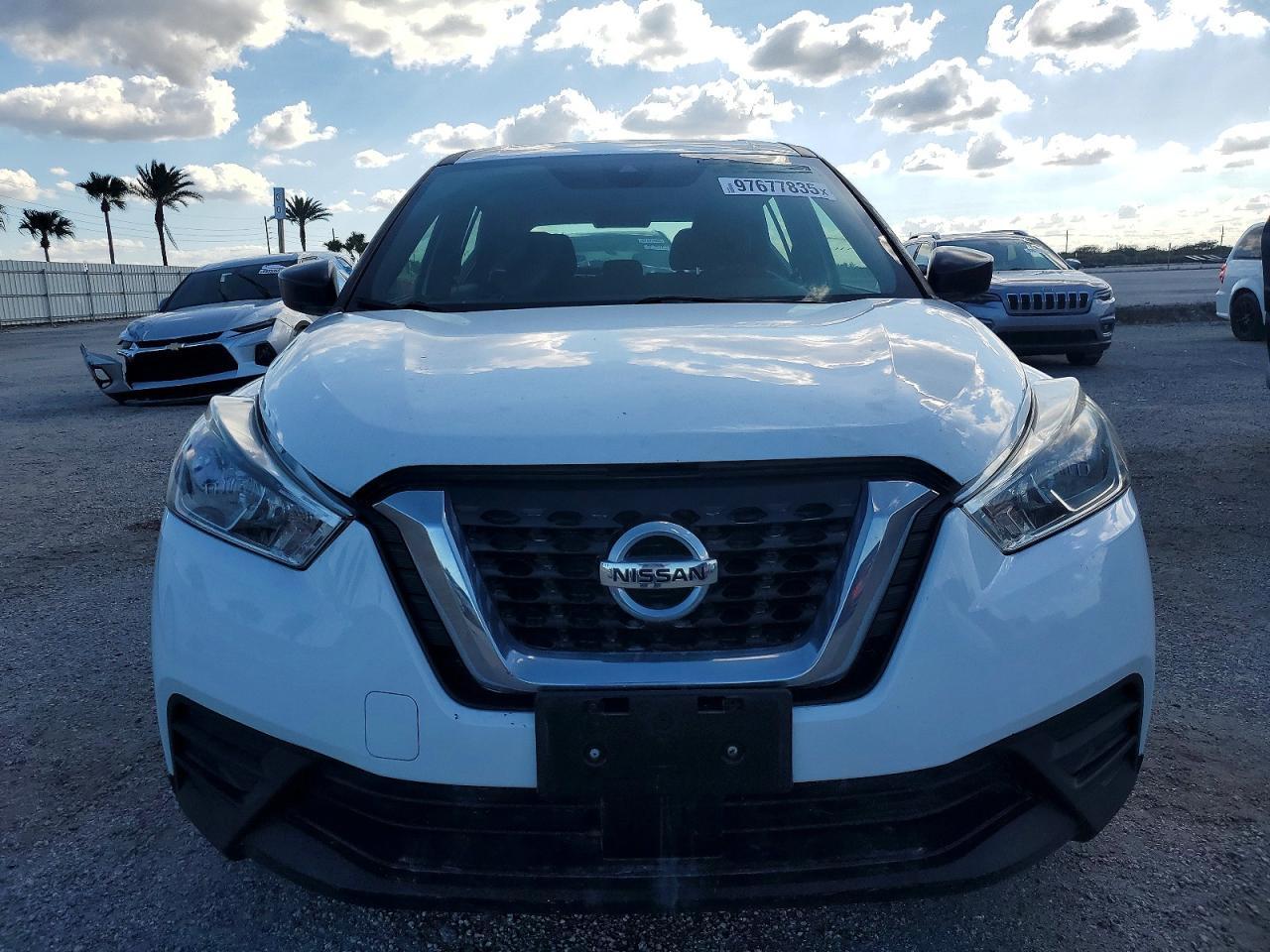 2020 Nissan Kicks S - Фото 5