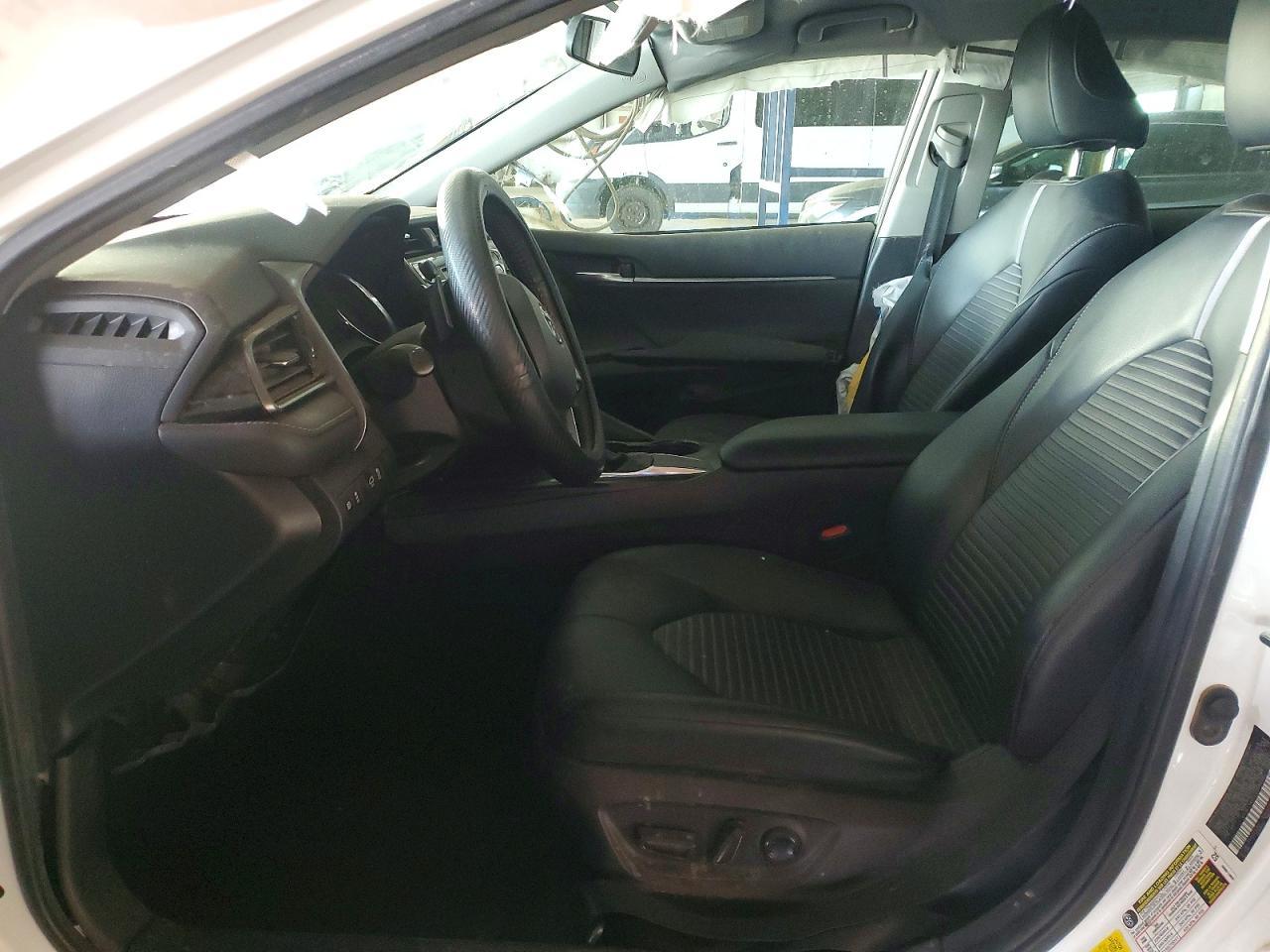 2020 Toyota Camry Se - Фото 7