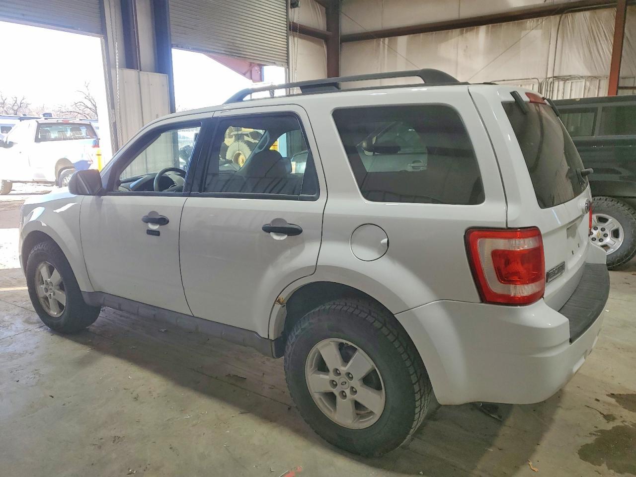 2009 Ford Escape Xlt - Image 2