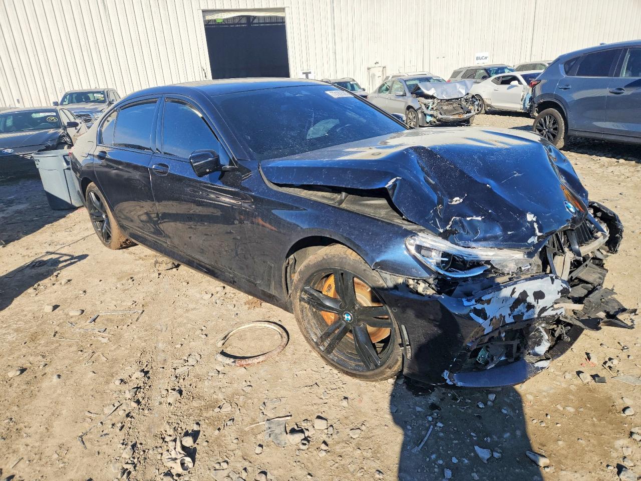 2016 BMW 750 Xi - Image 4