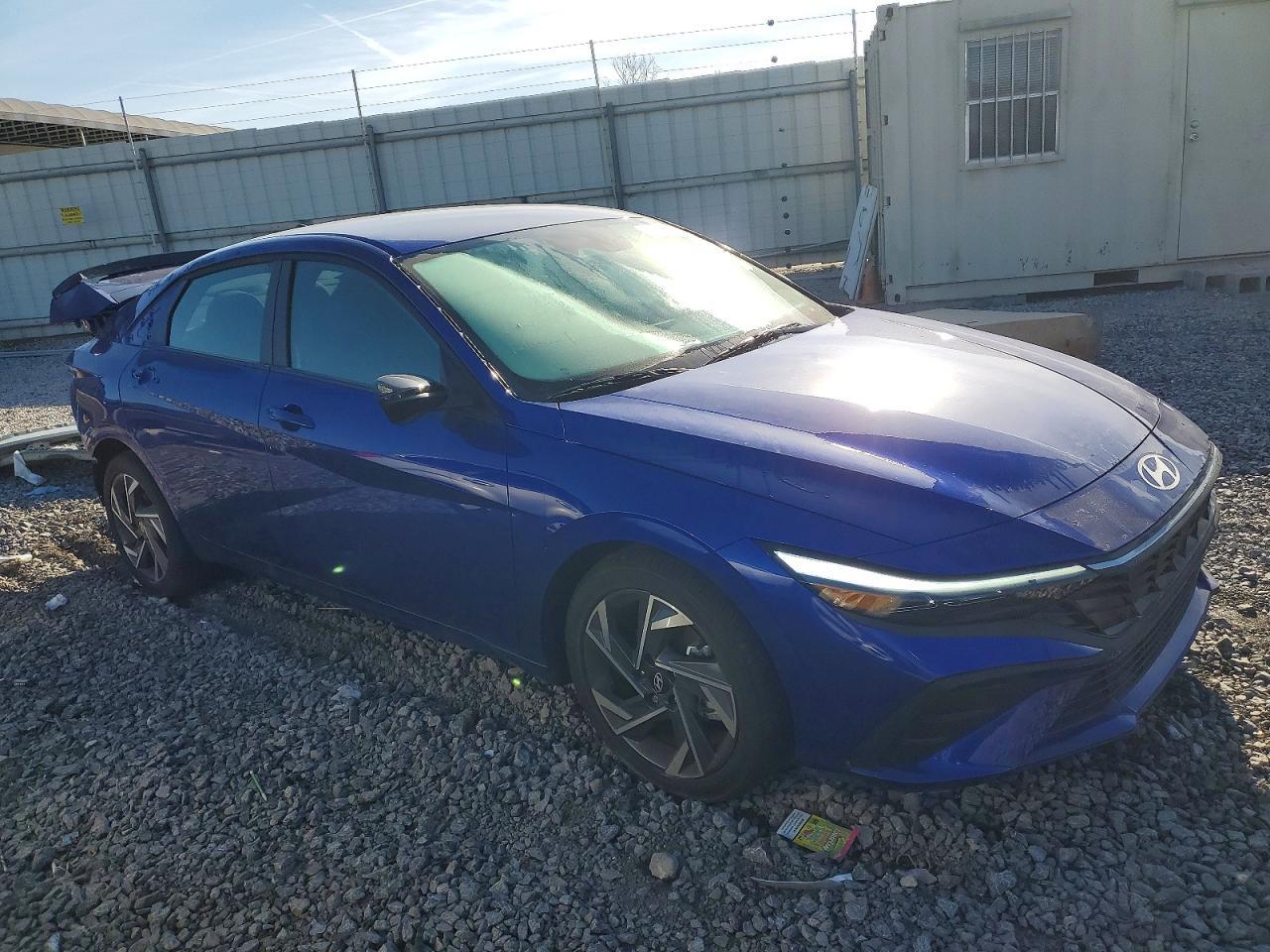 2025 Hyundai Elantra Sel Sport - Image 4